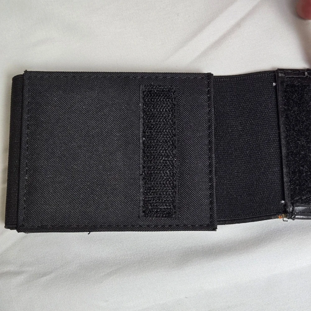 Design by Buxton Black‎ Wallet ID Window Card Slots Hook & Loop Closure